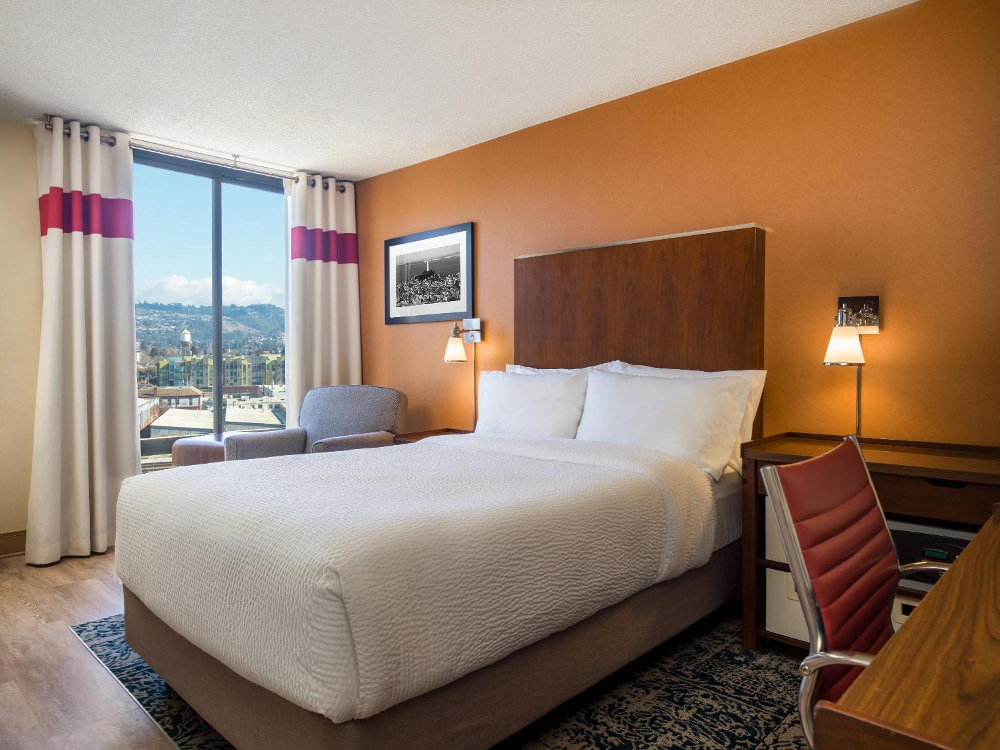 Four Points By Sheraton - San Francisco Bay Bridge Емерівілль Екстер'єр фото