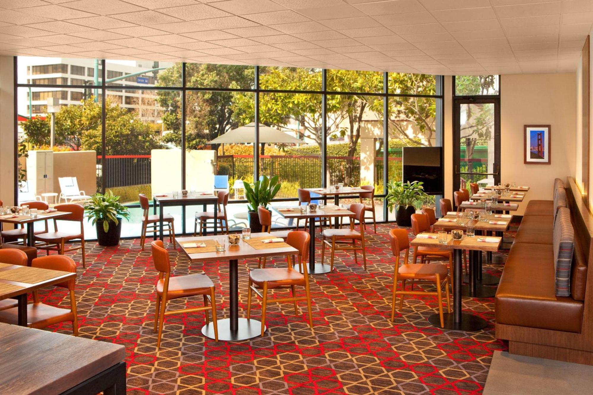 Four Points By Sheraton - San Francisco Bay Bridge Емерівілль Екстер'єр фото