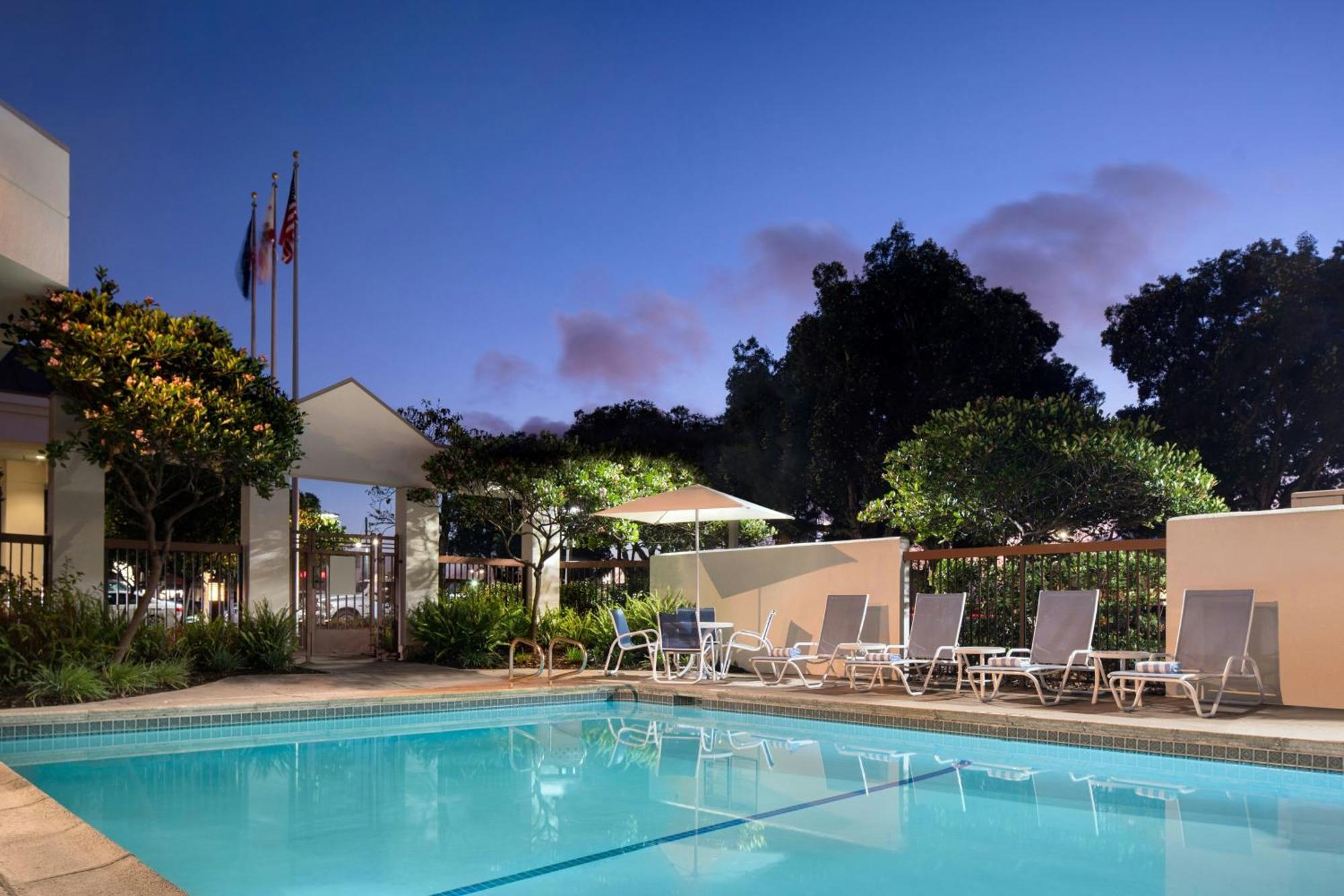 Four Points By Sheraton - San Francisco Bay Bridge Емерівілль Екстер'єр фото